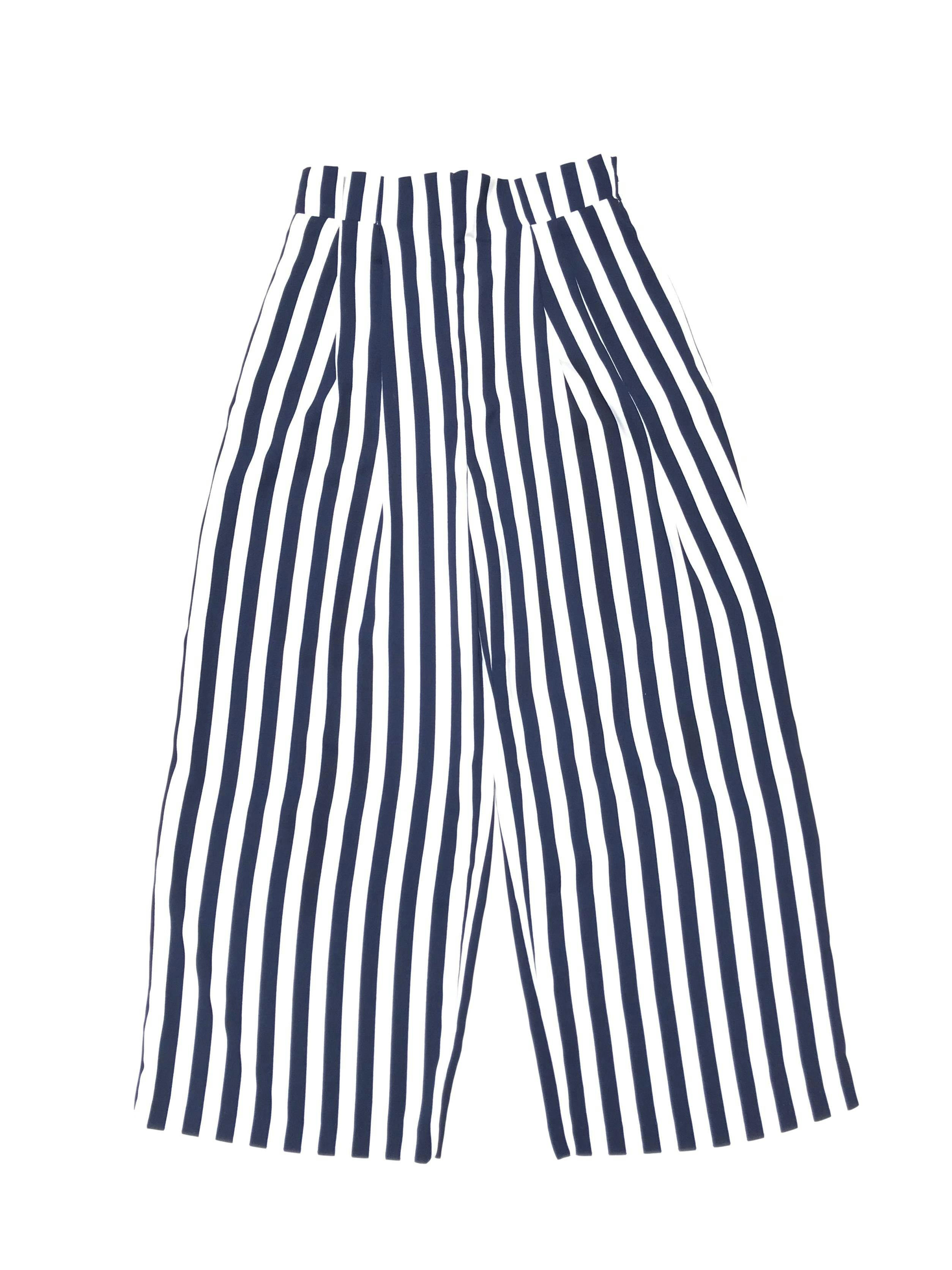 Pantalón culotte Zara a rayas blancas y azules, elástico y botones en la cintura, bolsillos laterales. Cintura 68cm (sin estirar) Largo 91cm