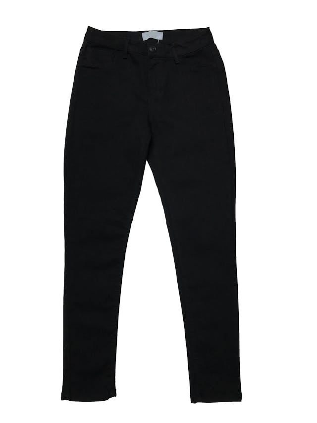 Pantalón pitillo negro stretch, con bolsillos posteriores y cierre delantero. Cintura 70cm sin estirar Largo 92cm foto 1