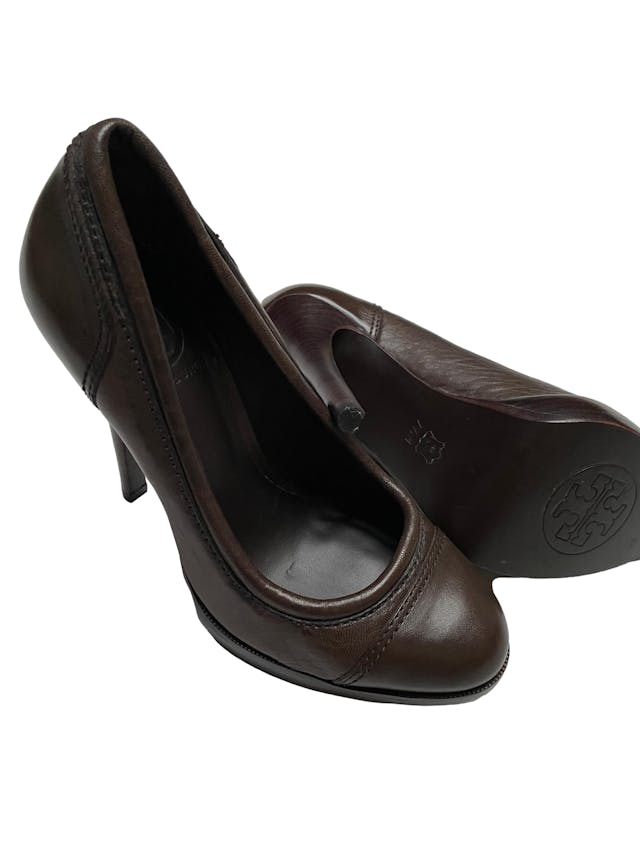 Zapatos Tory Burch 100% cuero marrón, taco 12 plataforma 2cm. Estado 9/10. Precio original $250 foto 3