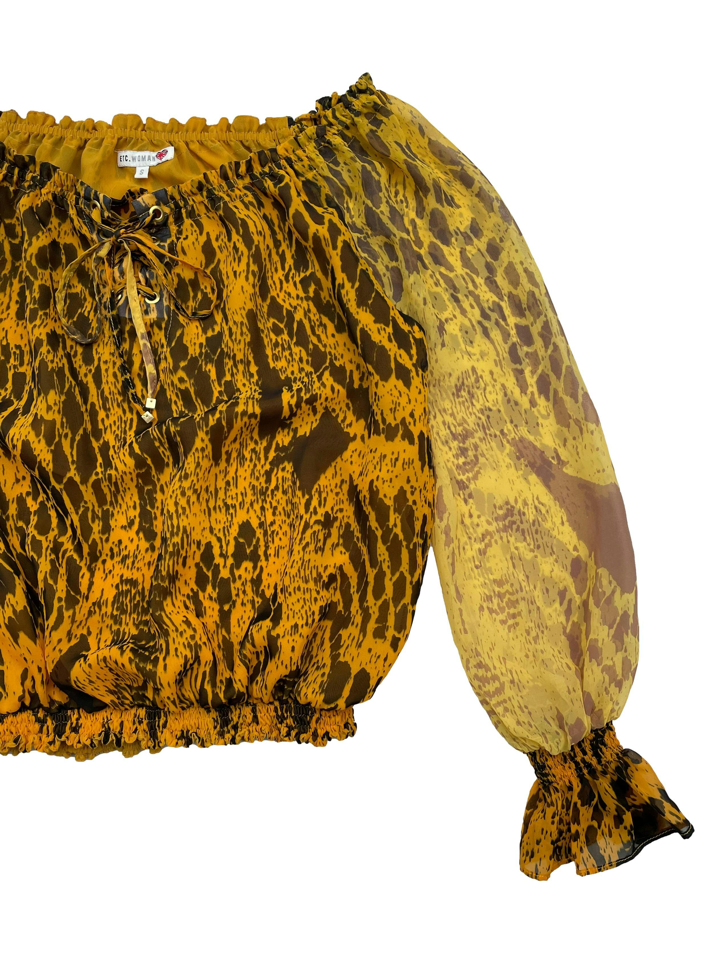 Blusa ETC de gasa amarilla con estampado en marrón y negro, off shoulder, cuerpo forrado. Busto 105cm Largo 48cm