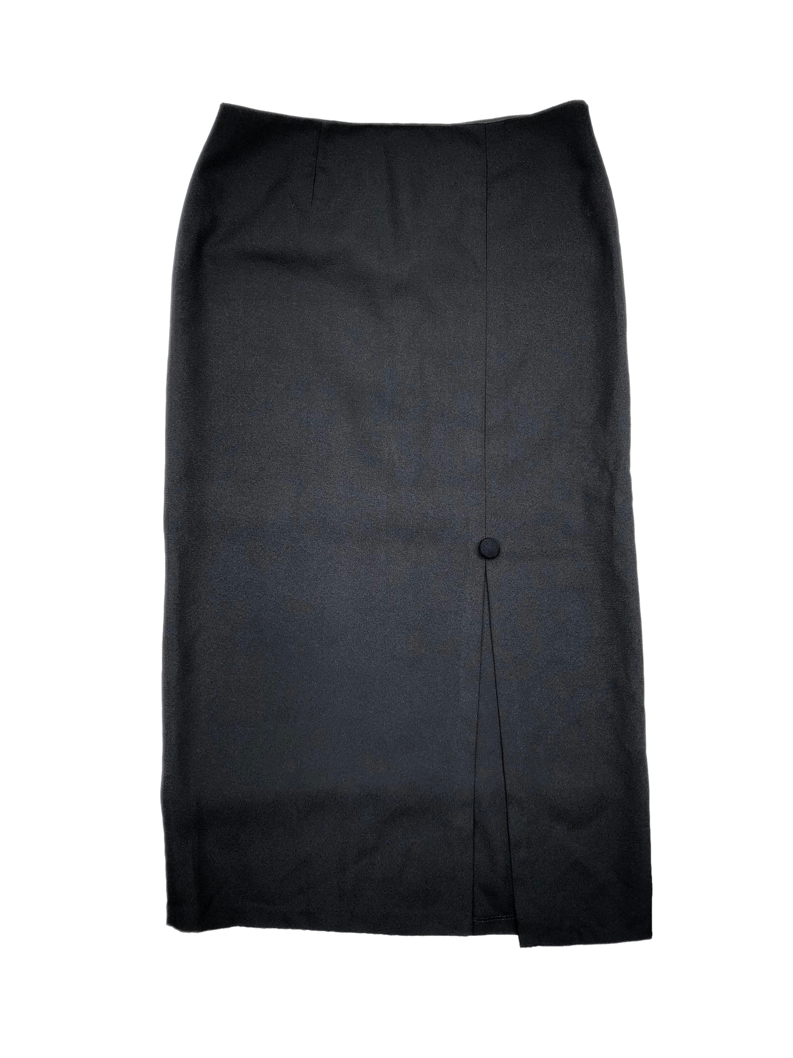 Falda negra de crepé, forrada, con abertura frontal y botón forrado, cierre posterior. Cintura 82cm, Largo 90cm.