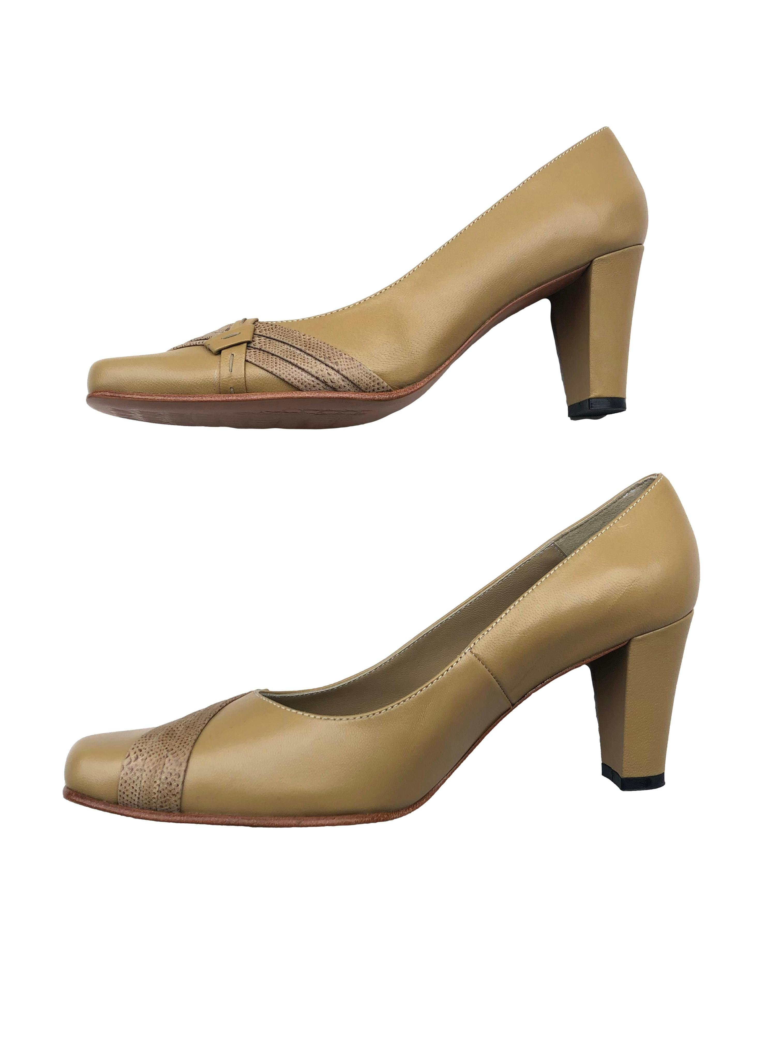 Zapatos beige Tanguis 100% cuero, punta cuadrada con taco grueso 8cm. Estado como nuevo.