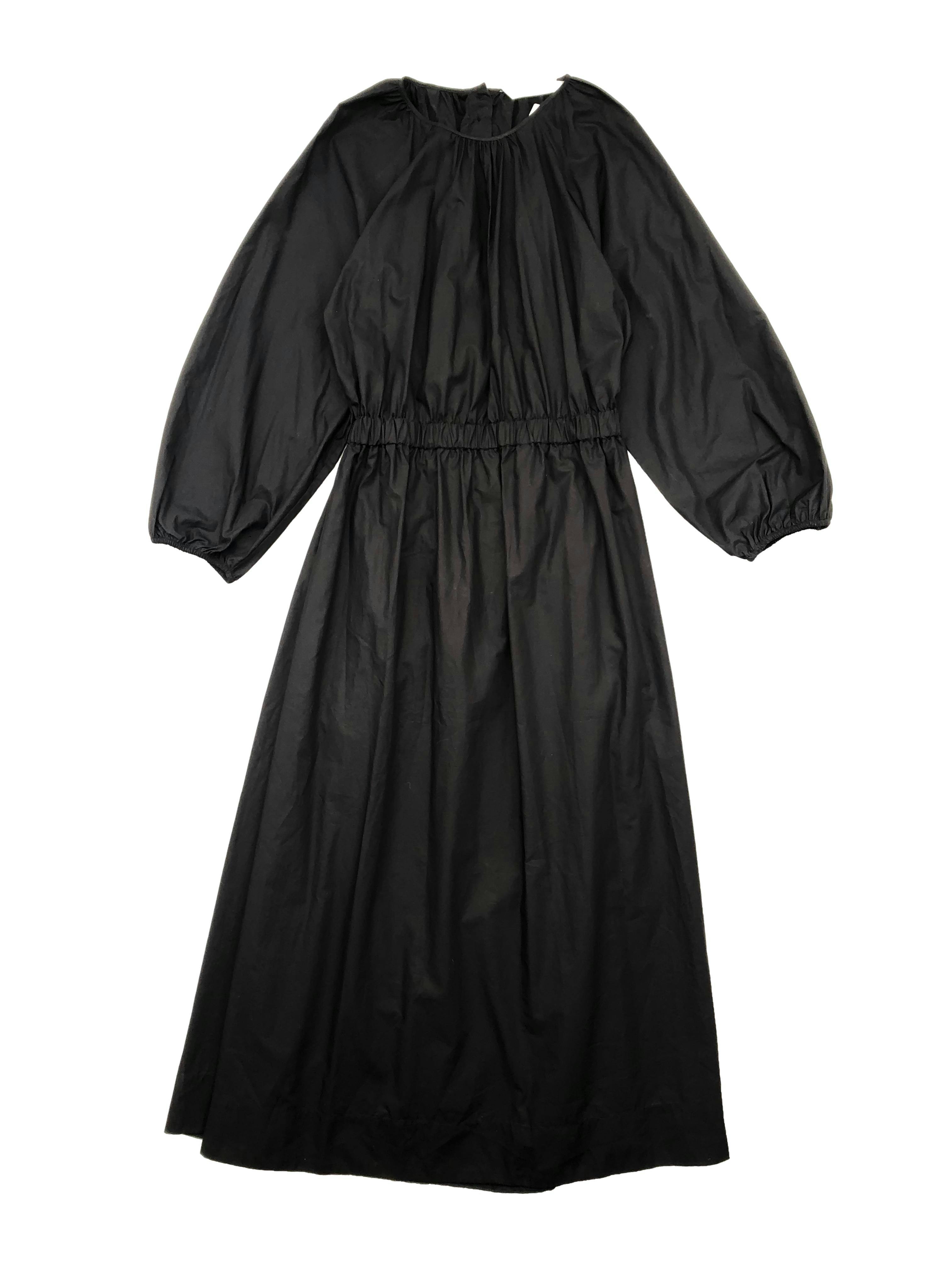 Maxi vestido Zara negro, tela fresca 100% algodón con bolsillos, elástico en cintura y puños, abertura en espalda baja con botones. Busto 90cm sin estirar, Largo 130cm.
