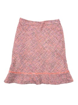 Falda GAP de tweed rosado lana blend, corte en A con forro, cinta aterciopelada en basta y cierre lateral invisible. Cintura 70cm, Largo 56cm.
