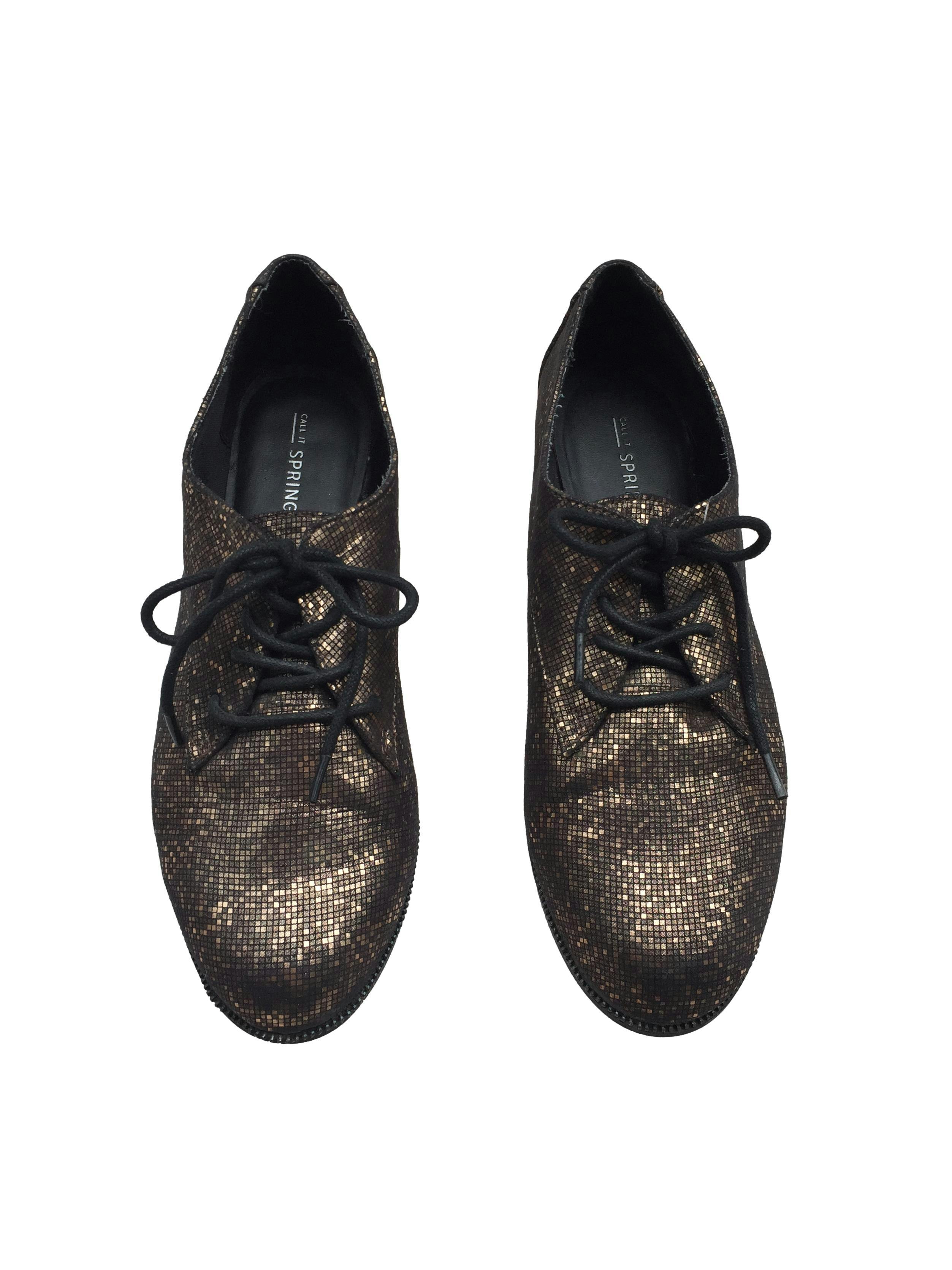 Zapatos Call it Spring negros con estampado de cuadritos bronce, pasadores. Estado 9/10.