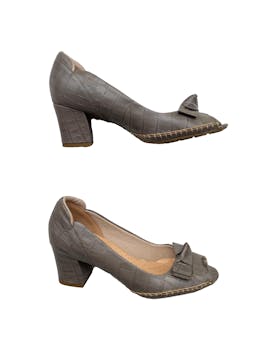 Zapatos Michelle Belau 100% cuero color café con textura pitón, modelo peep toe con lazo, taco 5cm. Estado Como Nuevo.