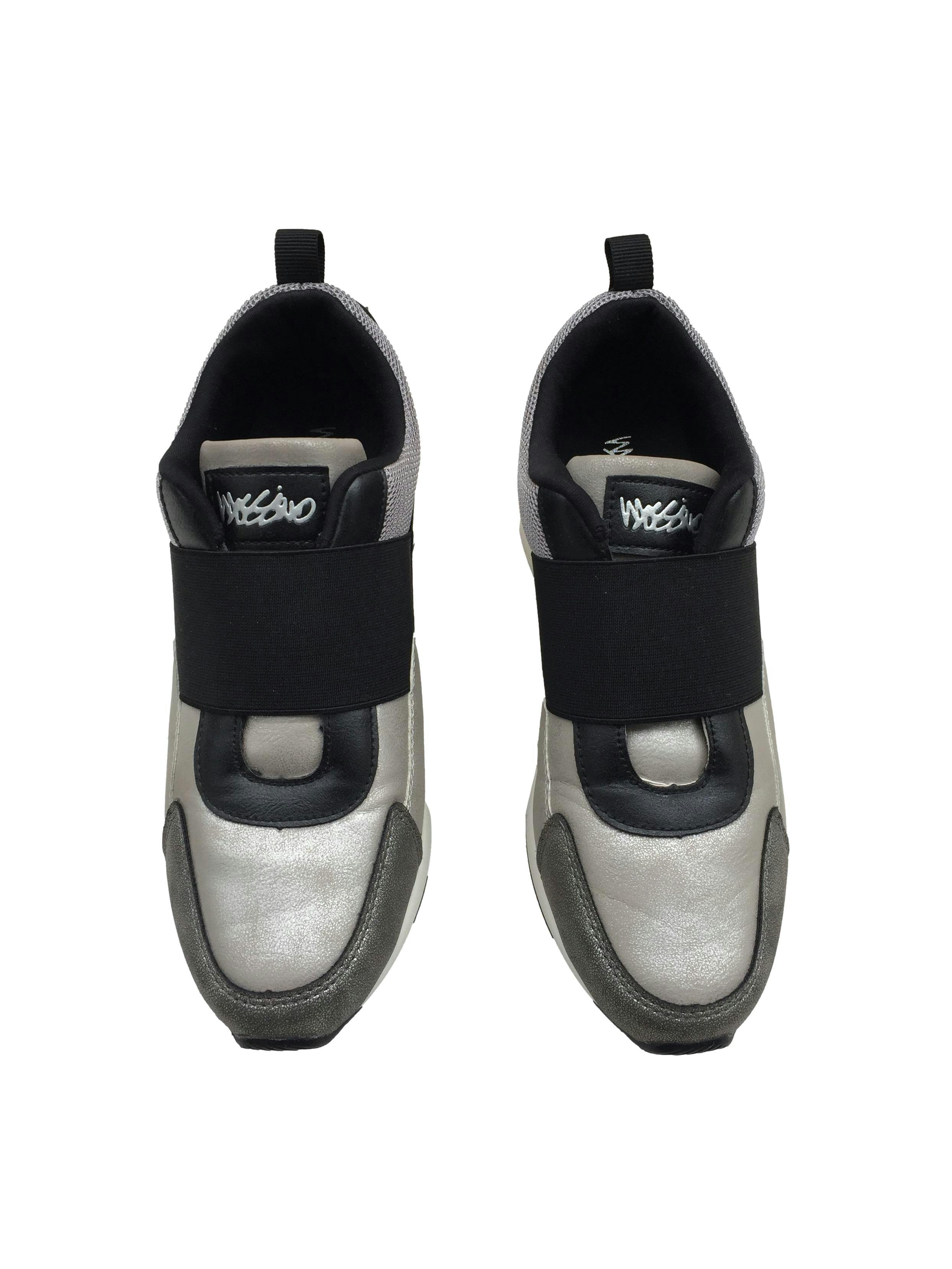 Zapatillas Mossimo platinadas con elástico en empeine, plataforma 6cm. Estado 8/10.