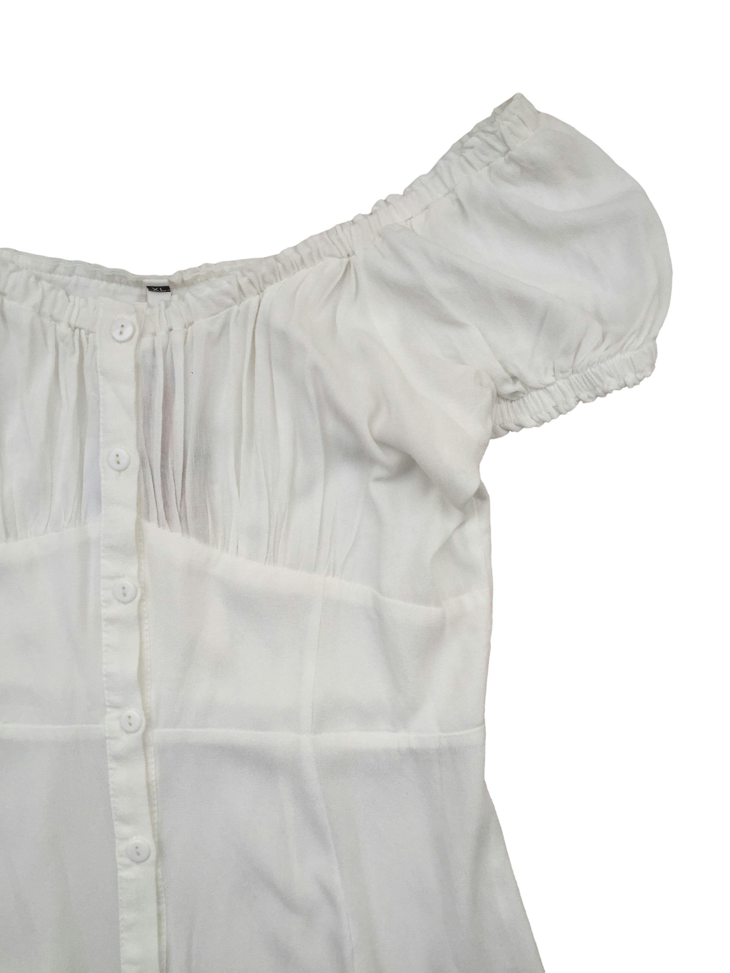Vestido blanco Sybilla de tela fresca, corte en A con escote off-shoulder, mangas abullonadas y fruncido en pecho. Nuevo con etiqueta y botón de repuesto. Busto 110cm, Largo 85cm.