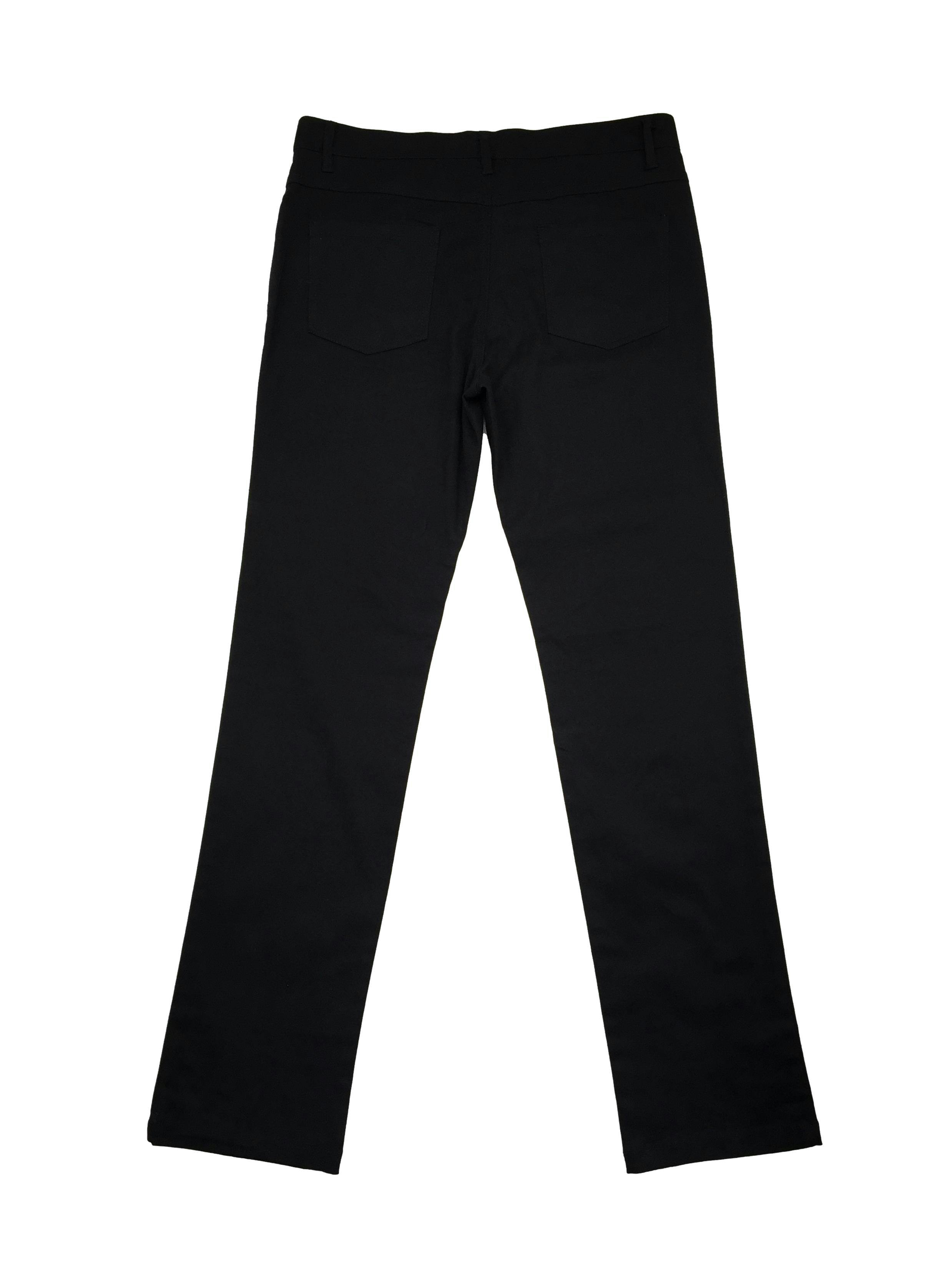 Pantalón Cherokee de drill negro 98% algodón, corte recto, five-pockets. Cintura 86cm, Tiro 25cm, Largo 108cm.