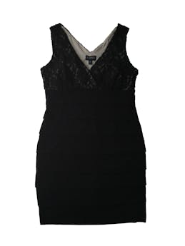 Vestido negro Enfocus tela stretch, escote cruzado con encaje, copas y forro beige, bajo con volantes. Busto 110cm, Largo 85cm.