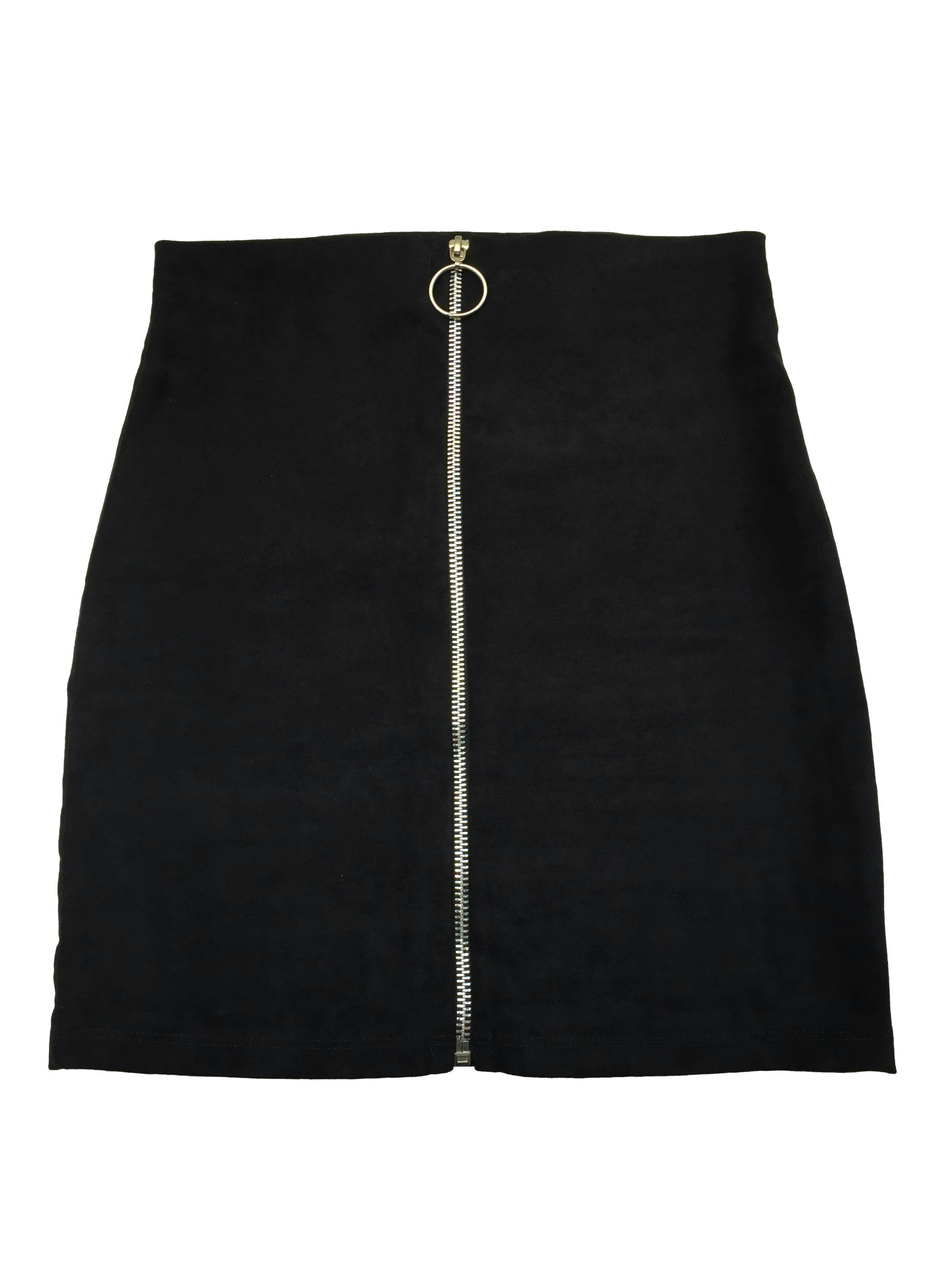 Falda negra de suede con cierre frontal metálico. Cintura 68cm, Largo 40cm.