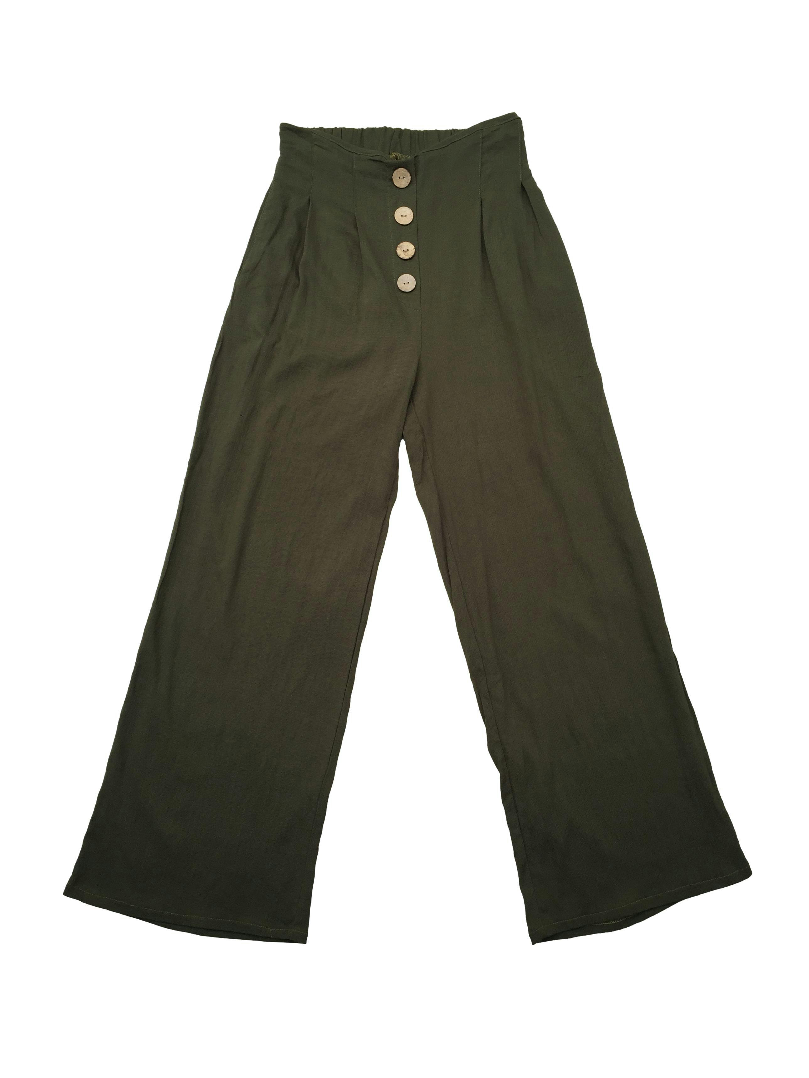 Pantalón verde olivo tela fresca con botones y bolsillos laterales. Cintura 66cm sin estirar Tiro 29cm Largo 90cm