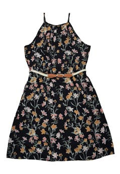 Vestido Topitop tela plana negra con flores, pliegues en cuello, elástico en cintura y correa, forrado. Busto 92cm Largo 90cm