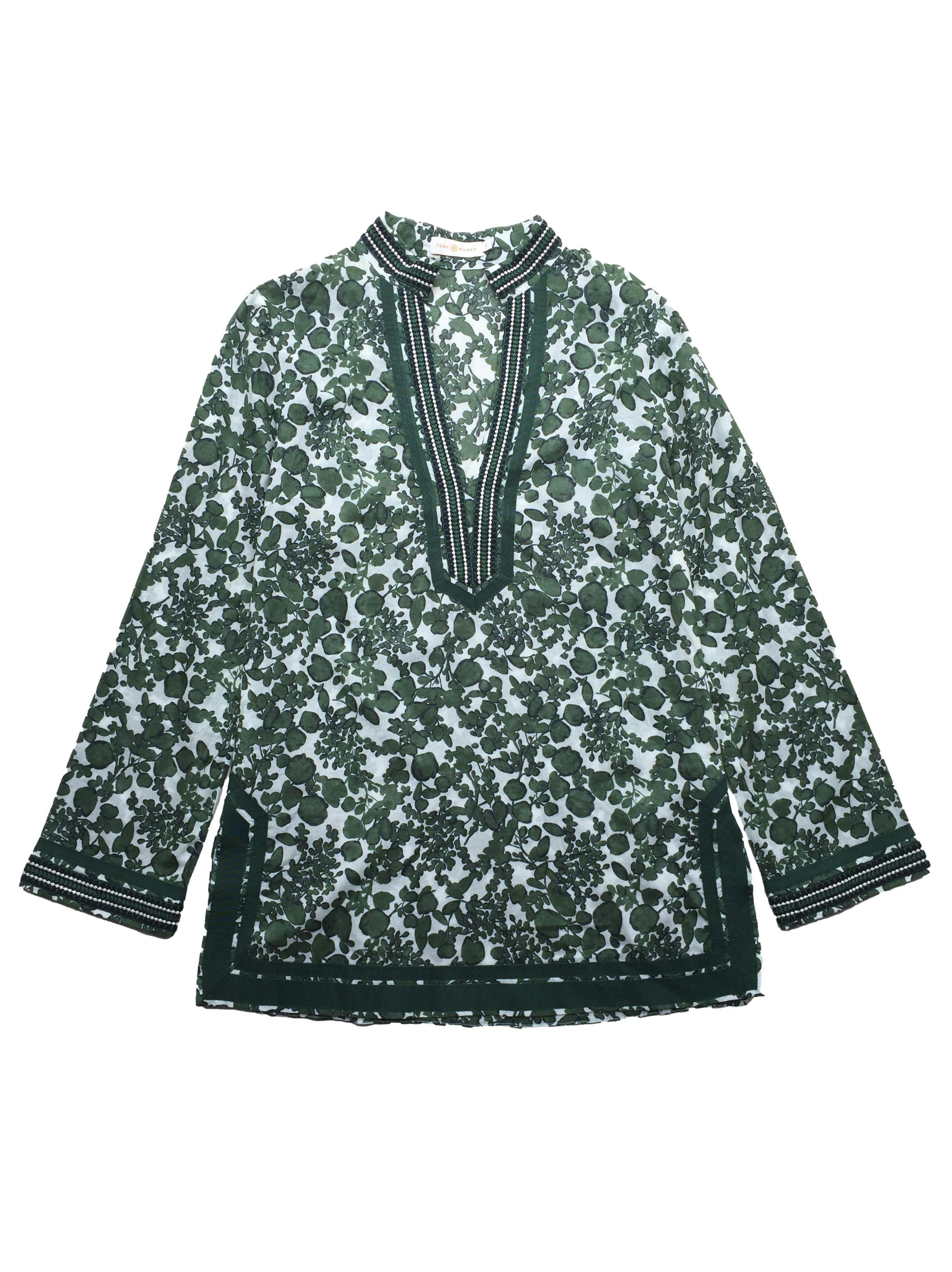 Blusa Tori Burch, 100% algodón estampado de hojas verdes, bordado en el cuello y puños, aberturas laterales. Busto: 100cm, Largo: 76cm