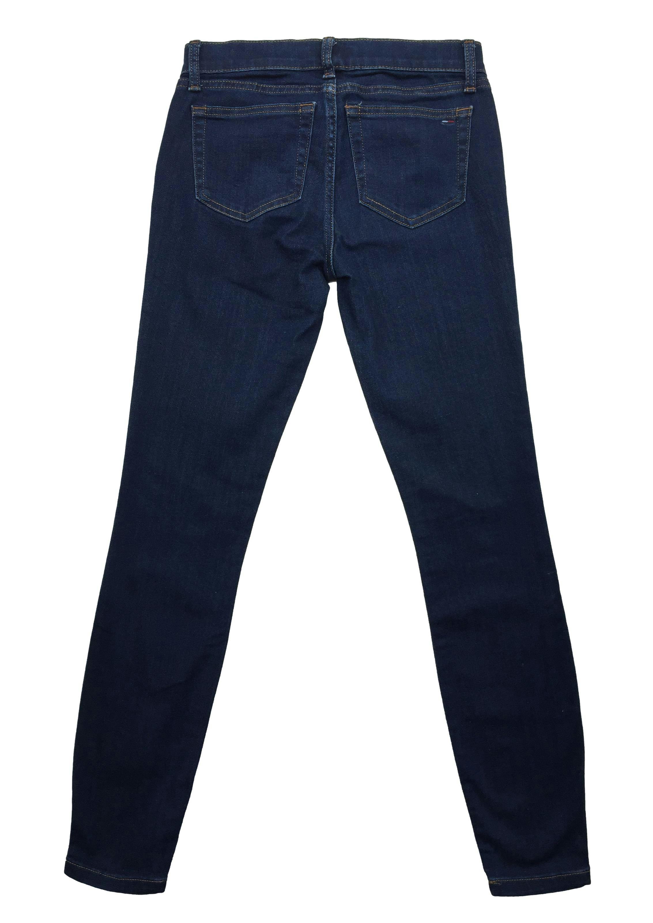 Skinny jean Tommy Hilfiger azul sólido 70% algodón, five pockets. Cintura 70cm Tiro 21cm Largo 95cm