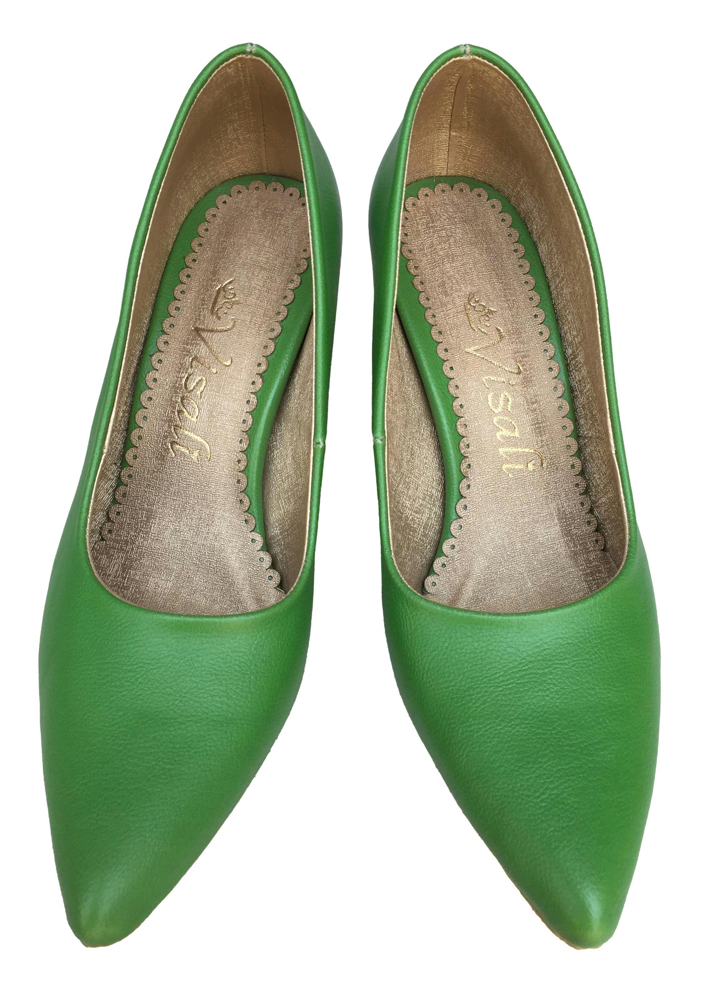 Zapatos Visali de cuero verde, modelo en punta, taco 7cm. Como nuevos.
