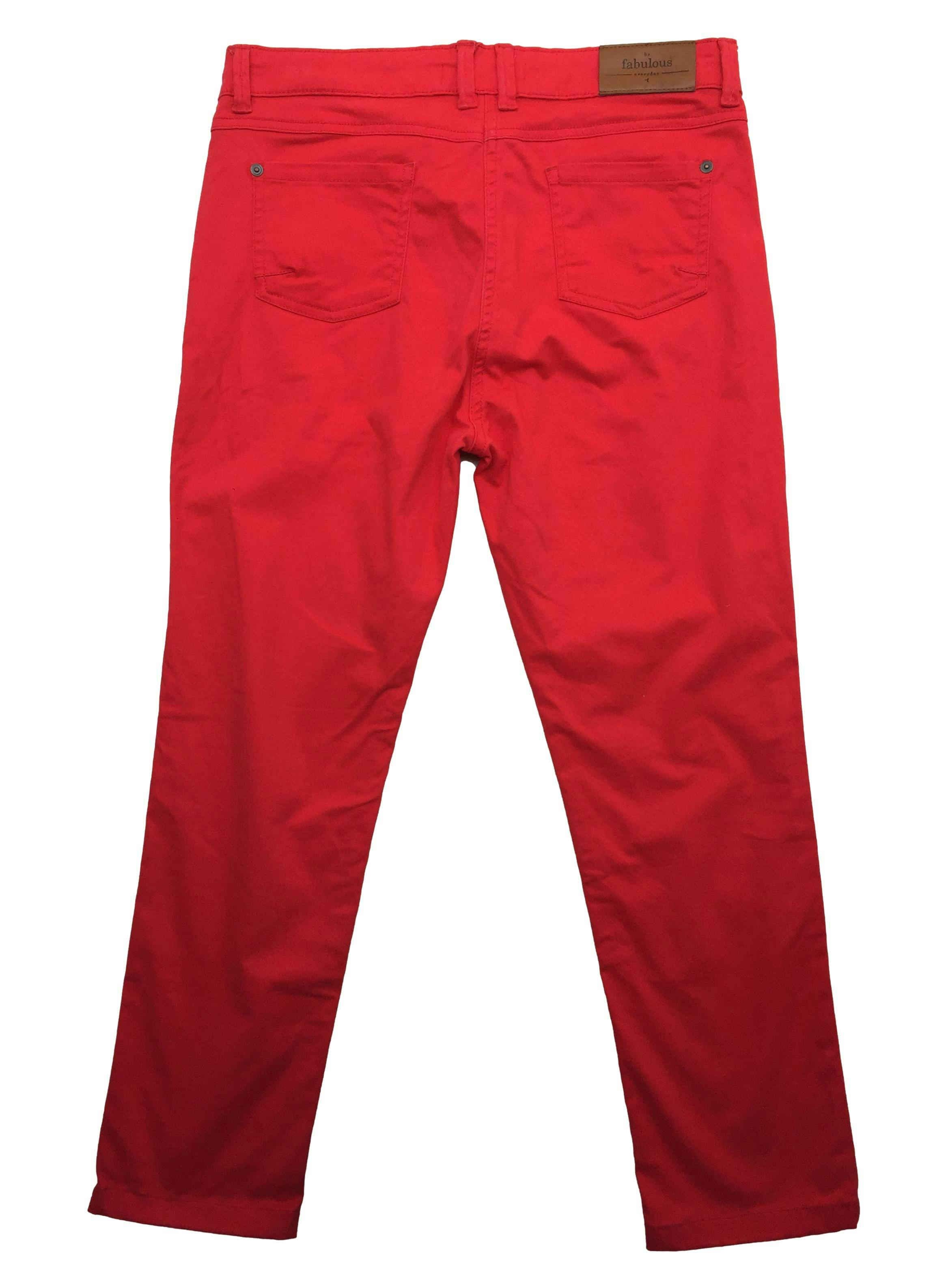 Pantalon rojo Topitop 98% algodon stretch, corte slim. CIntura 80cm Tiro 25cm Largo 90cm