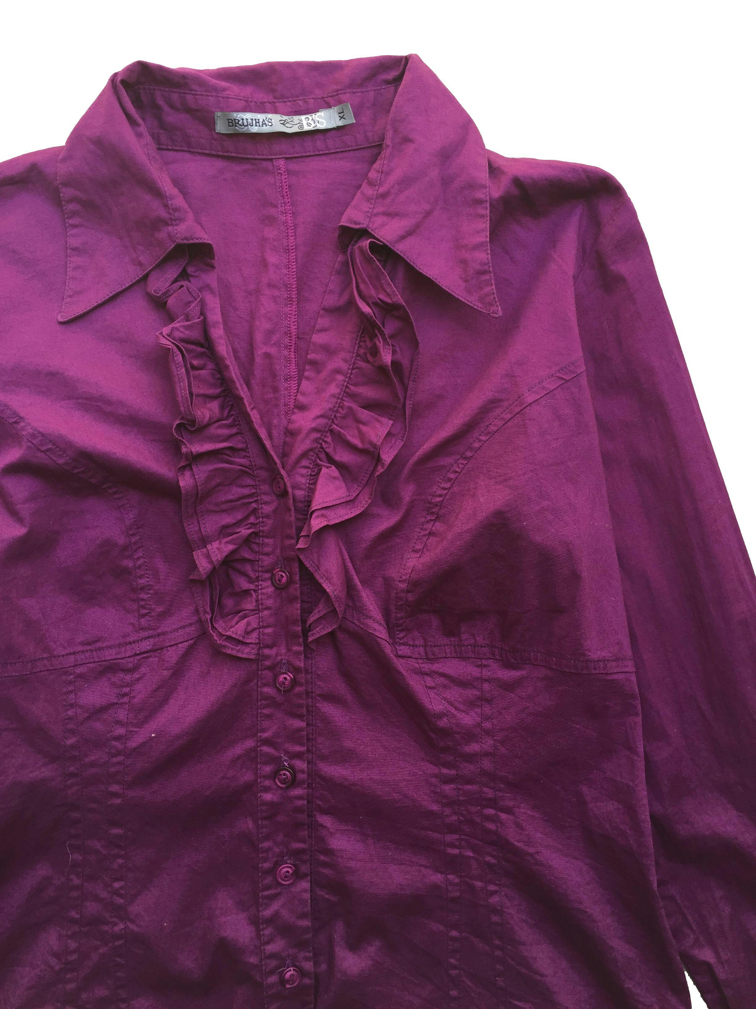 Blusa Brujha´s morada, botones delanteros y en los puños. Busto: 100cm, Largo: 55cm