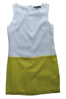 Vestido Basement blanco con verde neón, forro, cierre posterior. Busto: 90cm, Largo: 82cm