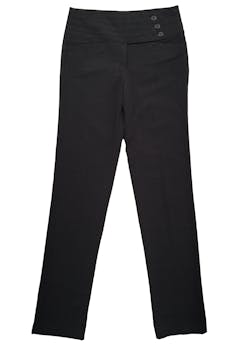 Pantalón de vestir negro, pretina ancha tres botones y bolsillos delanteros. Cintura: 70cm, Tiro: 27cm, Largo: 103cm