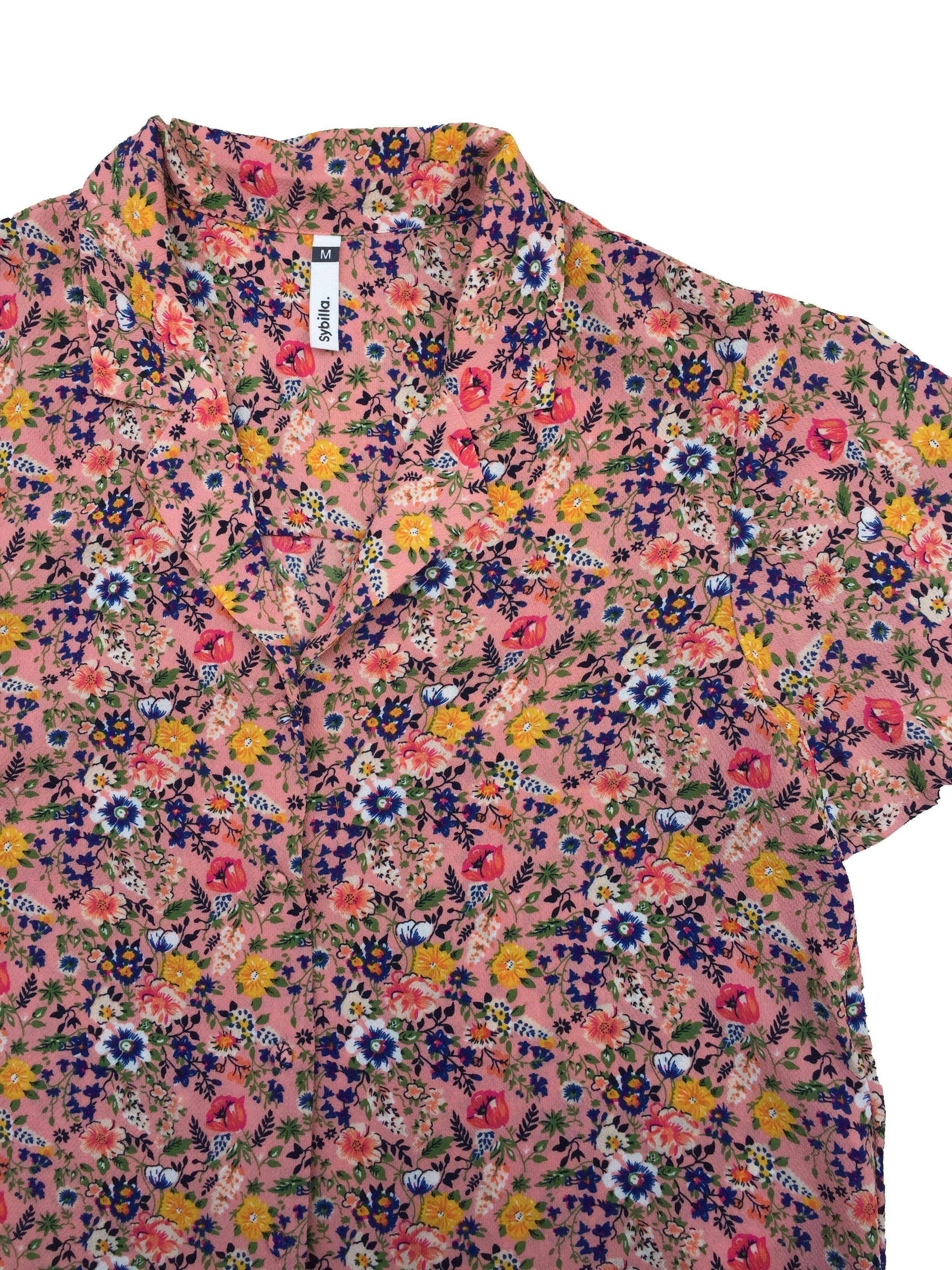 Blusa Sybilla de crepé palo rosa con flores, botones delanteros. Busto 98cm Largo 50cm