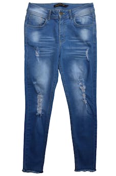 Pantalón jean, rasgados delantero, bolsillos y cierre. Cintura: 66cm, Tiro: 23cm, Largo: 85cm.