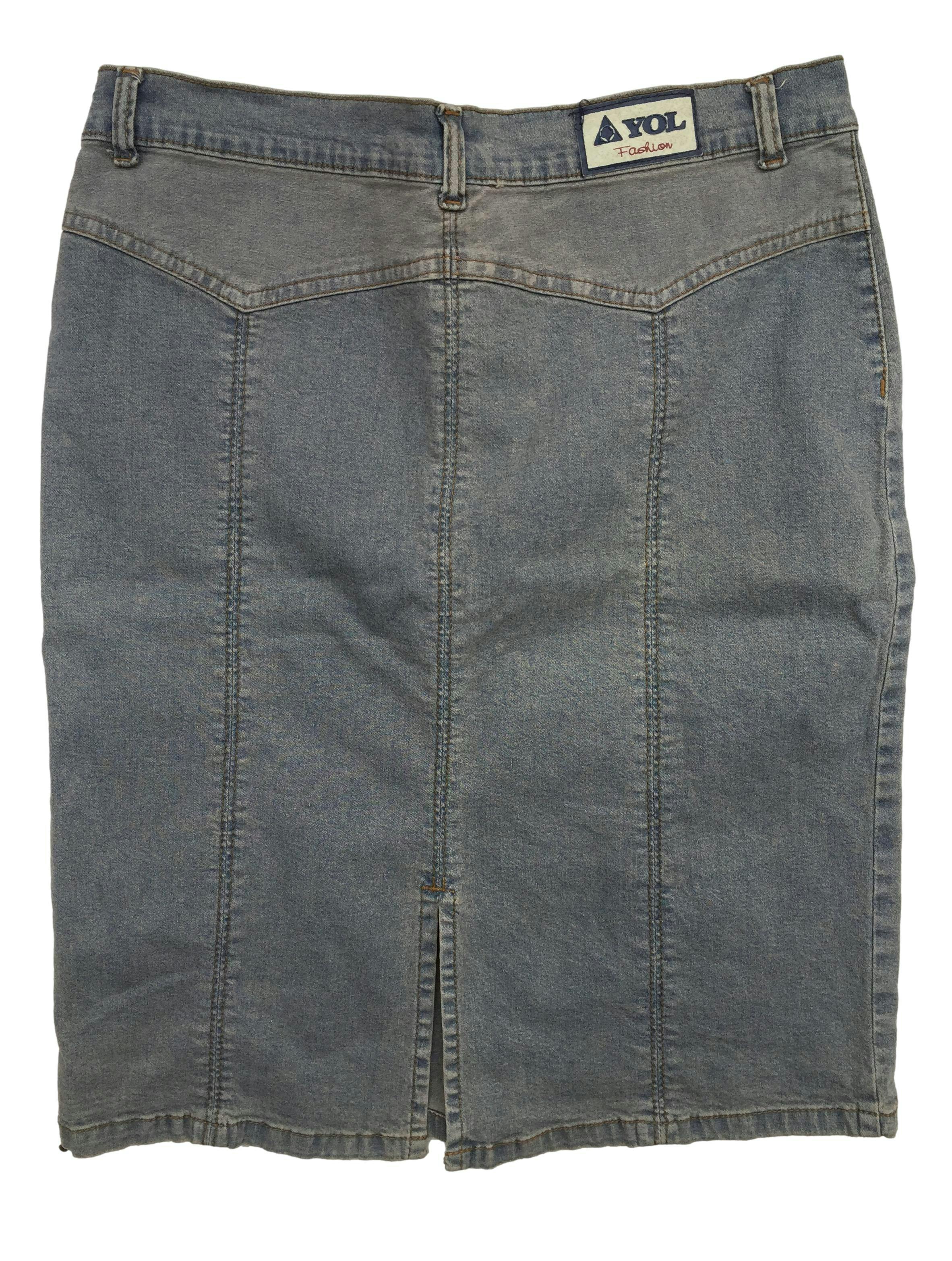 Falda jean, efecto lavado, aberturas laterale, cierre y botón delantero. Cintura: 74cm, Largo: 54cm