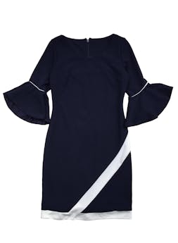 Vestido azulino, cierre posterior, franja blanca diagonal en la basta, volantes en las mangas, forro. Busto: 88cm, Largo: 91cm