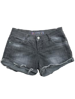 Short jean Pionier gris efecto lavado, bastas deshilachadas. Cintura: 70cm, Tiro: 20cm, Largo: 28cm