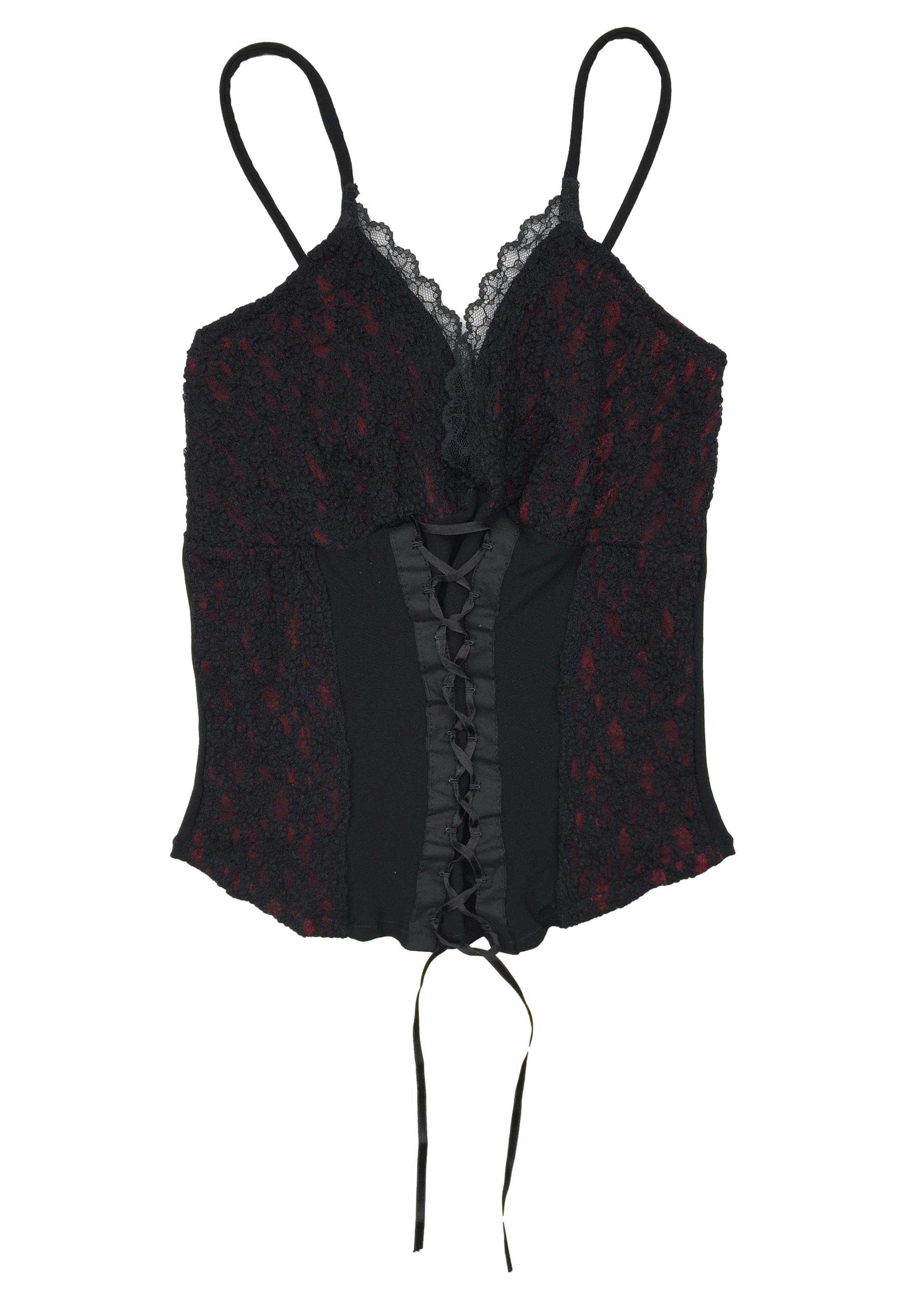 Top de encaje negro con forro rojo, broches tipo corset delatero, elástico posterior. Busto: 60cm (sin estirar), Largo: 45cm. 