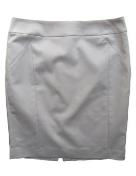 Falda crema H&M, corte recto, cierre invisible. Cintura 84cm, Largo 54cm