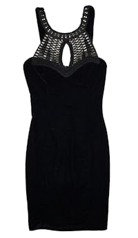 Vestido de plush negro con aplicaciones de lentejuelas sobre textura trenzada, abertura en el pecho y elástico en la espalda. Busto 72cm, Largo 89cm