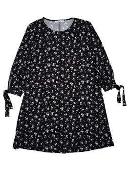Vestido Mango negro floreado, tiras en las mangas para anudar, ligeramente stretch. Busto: 98cm, Largo: 87cm