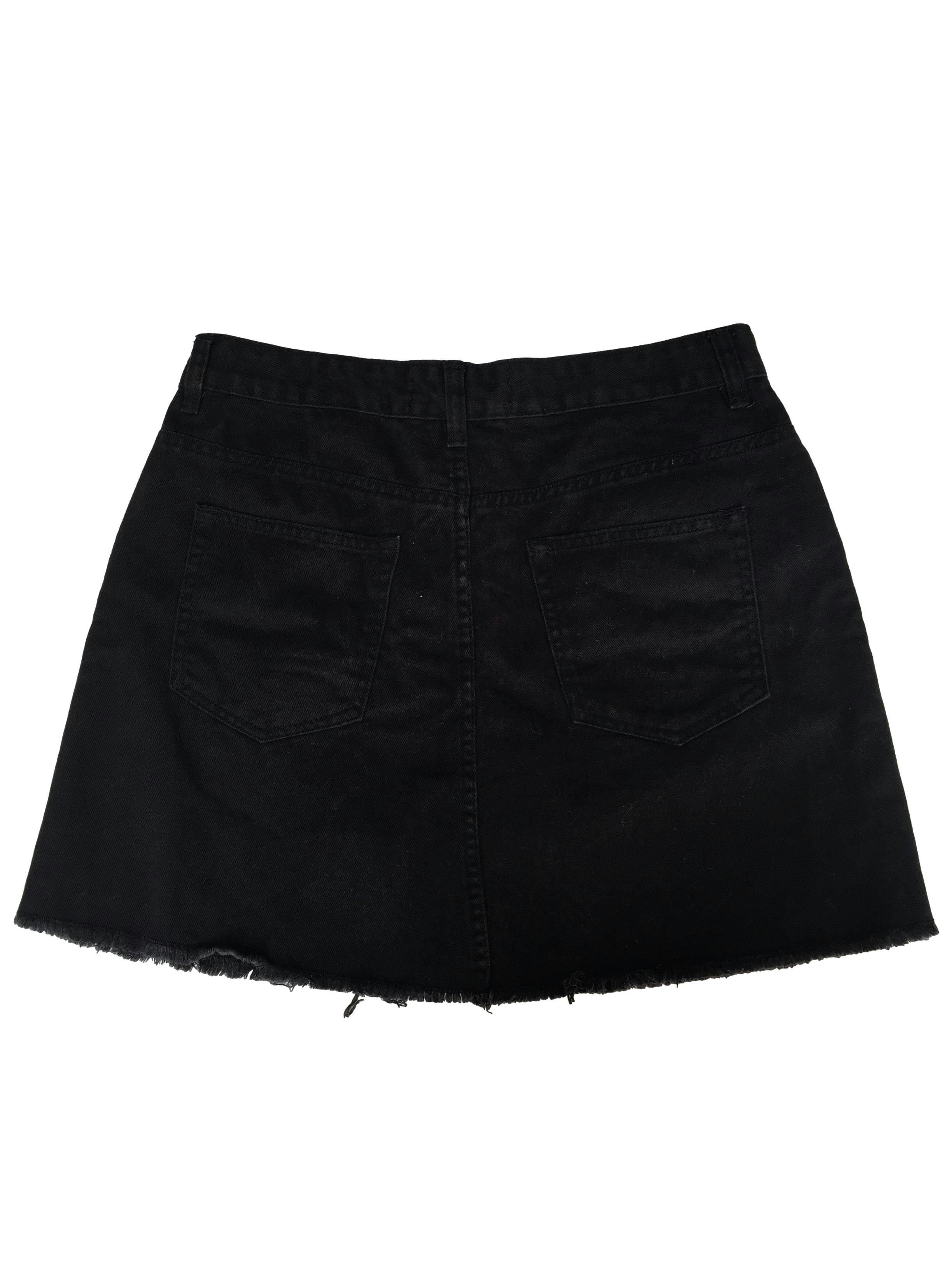 Falda negra Cherokee, four pockets y basta desflecada. Cintura 84 cm, Largo 42 cm