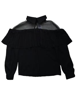 Blusa negra de gasa gruesa con transparencia de mesh en hombros y flecos plisados en el pecho. Busto 88cm, Largo 53cm.