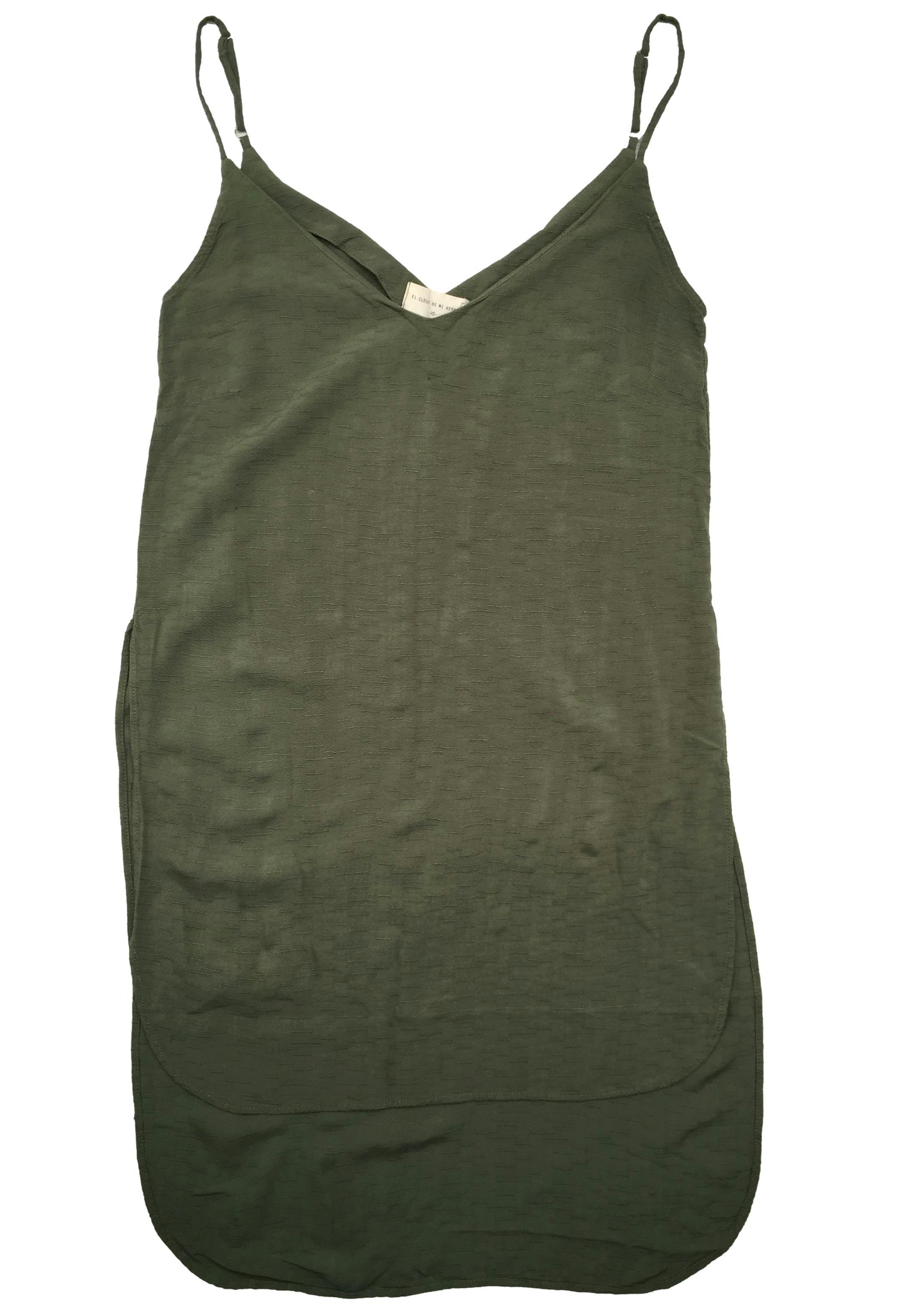 Blusa verde de tiritas con largo asimétrico. Busto 80cm, Largo delantero 77cm, espalda 89cm.