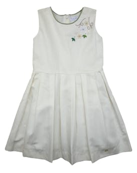 Vestido blanco 100% algodón con bordado floral, forro de mesh y falda tipo tableada. Precio original S/.350 soles