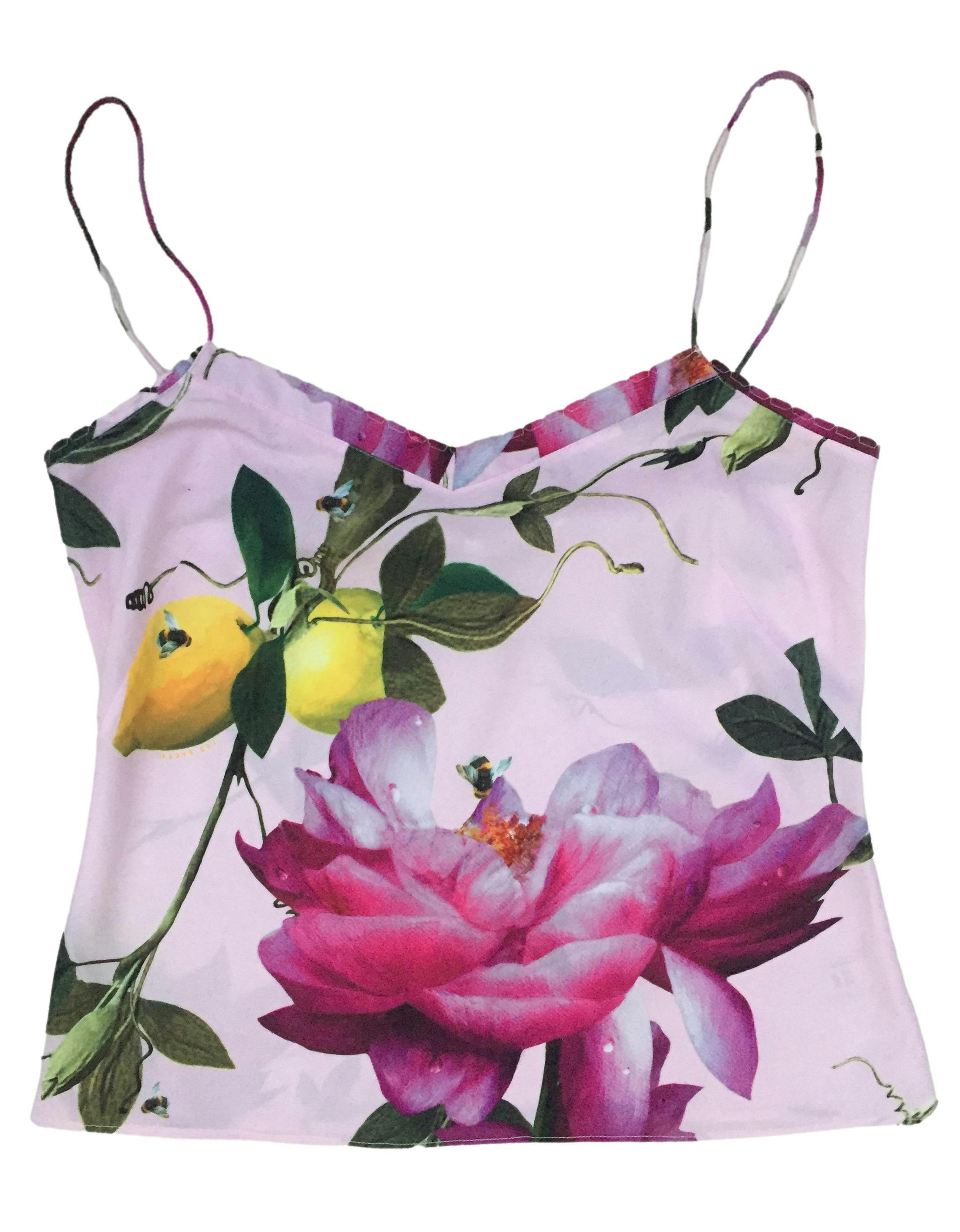 Blusa rosada de tiritas Ted Baker con estampado de flores, limones y abejas. Busto 80 cm, Largo 60 cm.