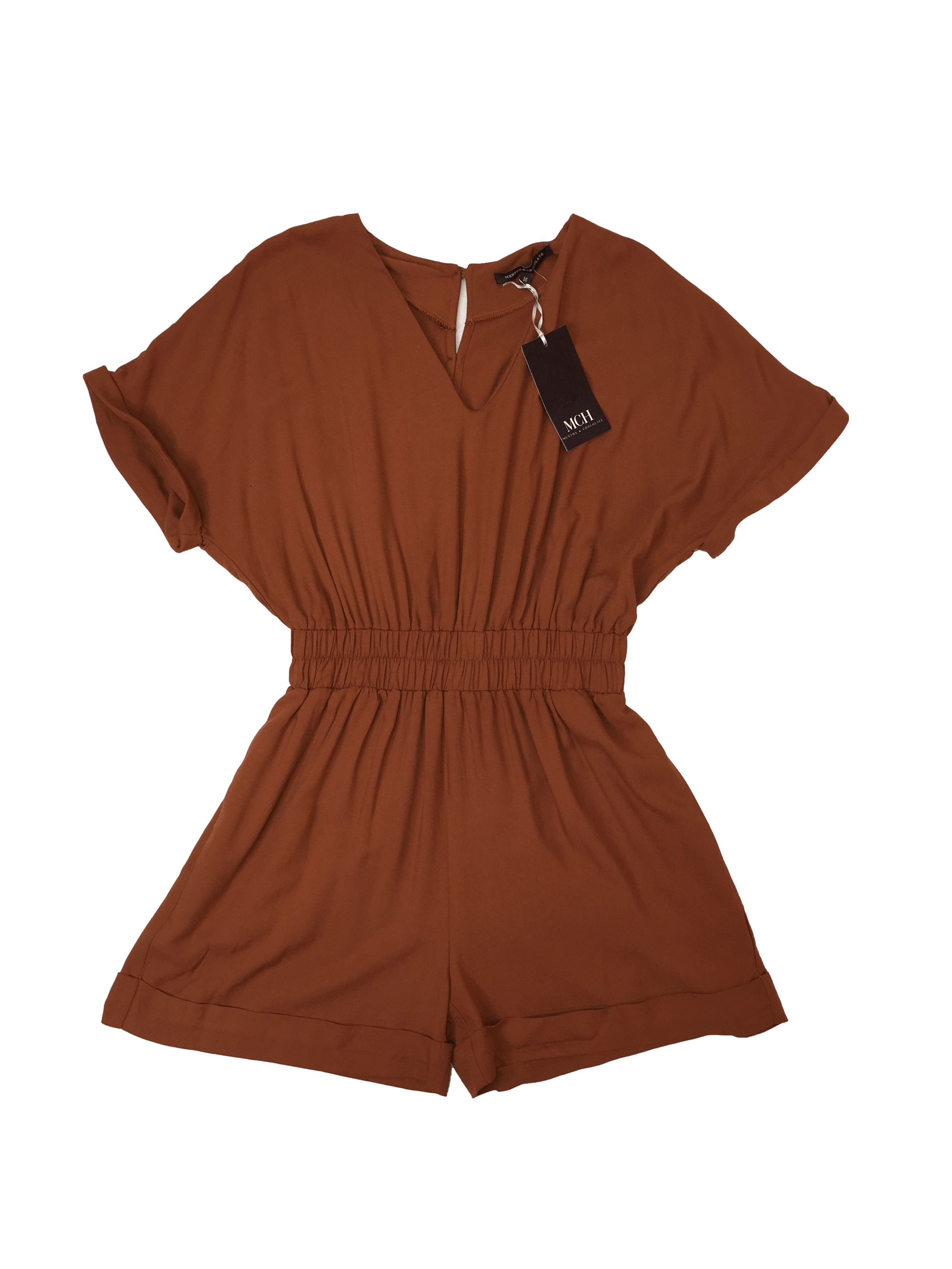 Romper Mentha & Chocolate camel, elástico en la cintura, botones posteriores y bolsillos. Busto: 106 cm, Largo: 86 cm. Nuevo con etiqueta