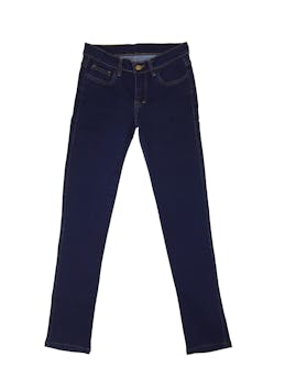 Jean azul, five pockets. cintura 70 cm, tiro 27 cm, largo 99 cm. 