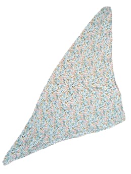 Pañuelo con estampado floral pastel. Ancho 85cm Largo 98cm