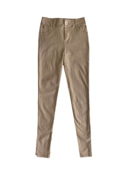 Pantalón Perica Encapsulada beige, tipo cuerina con bolsillos delanteros y traseros Cintura: 60 cm (sin estirar) Tiro: 27 cm Largo: 92 cm