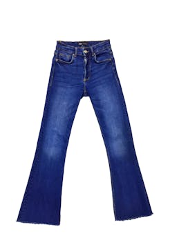  Jean azul zara a la cintura desflecado bolsillos delanteros y traseros .Cintura: 62 cm Tiro: 23 cm Largo: 90 cm  