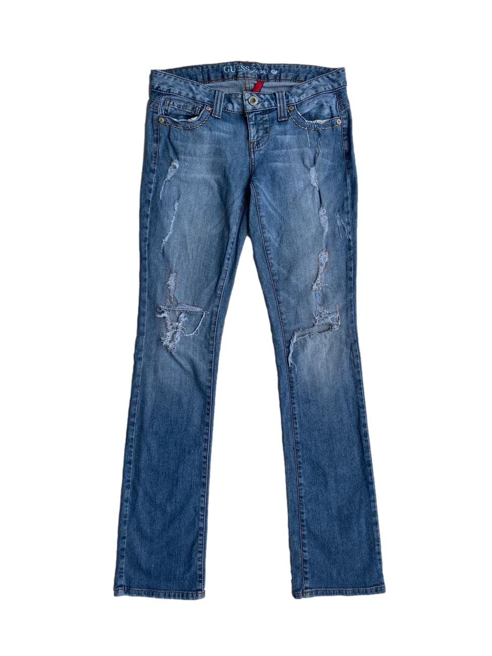Ripped Jeans Guess con detalles rasgados. Cintura: 80cm, largo: 107cm.  Cintura: 