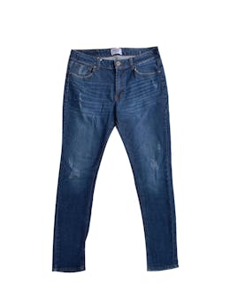 Pantalón jean Bearcliff con rasgados sutiles. Cintura: 84cm, largo: 103cm
