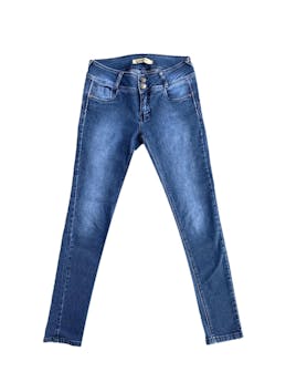 Pantalón jean Kansas con 2 botones delanteros, textura como plisada. Cintura: 70cm, largo: 94cm