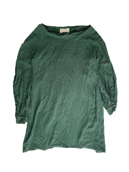 Vestido Kurmi verde manga larga, cuello redondo, botones en mangas, tela ligera. Busto: 88cm, largo: 70cm.