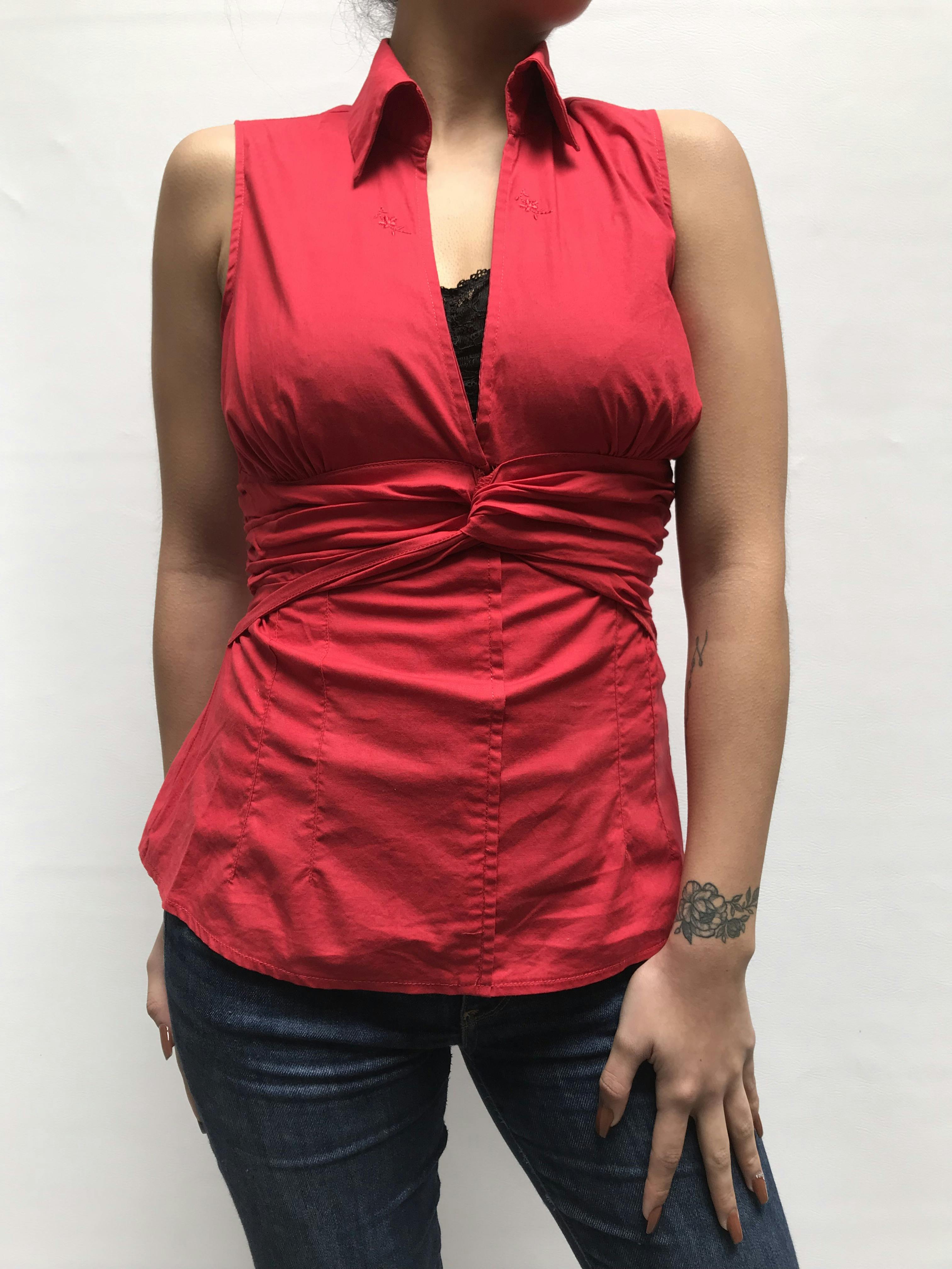 camisa escotada mujer